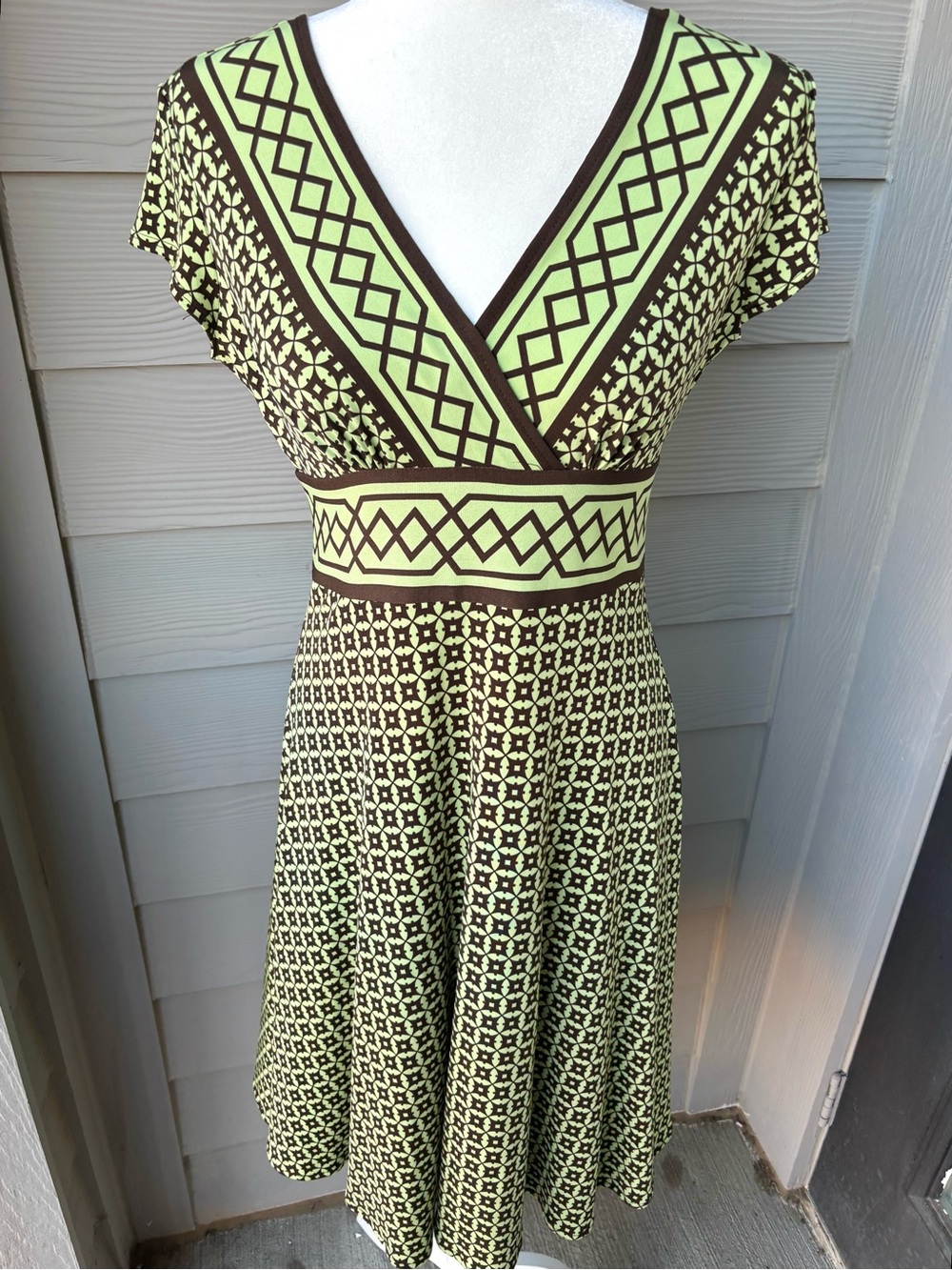 Maggy London Green Brown Geometric V Neck Fit & Flare Dress Size 10